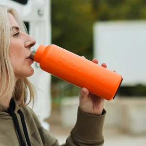 Scania Tillbehör Mat & Dryck | Orange flaska i rostfritt stål